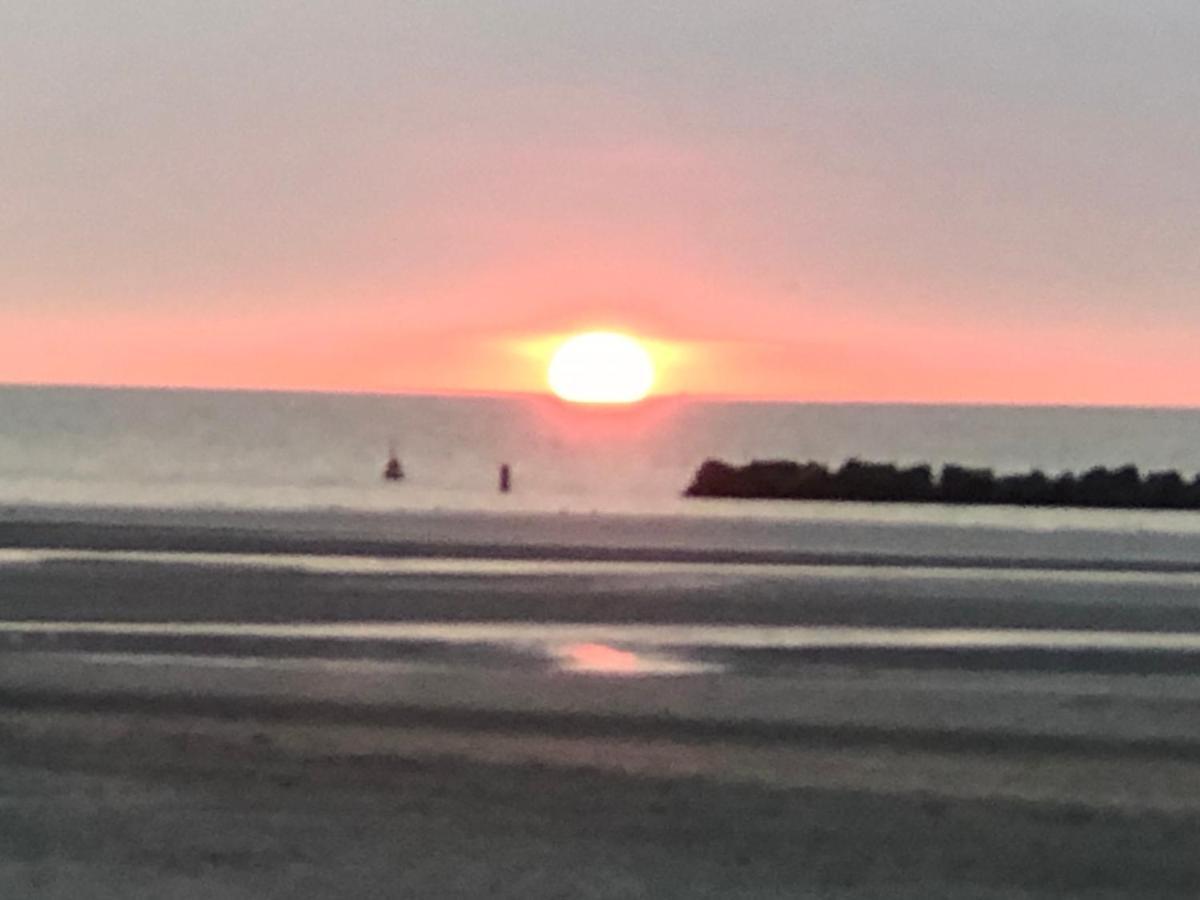 Appartement Sur La Plage De Malo Les Bains Vue Mer Dunkirk Esterno foto