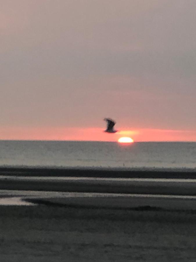 Appartement Sur La Plage De Malo Les Bains Vue Mer Dunkirk Esterno foto