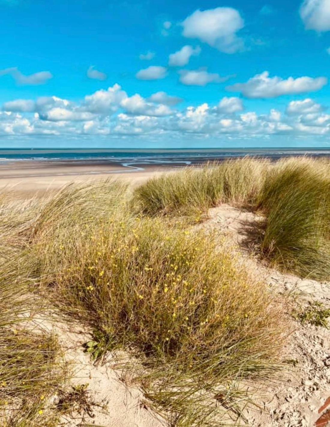 Appartement Sur La Plage De Malo Les Bains Vue Mer Dunkirk Esterno foto