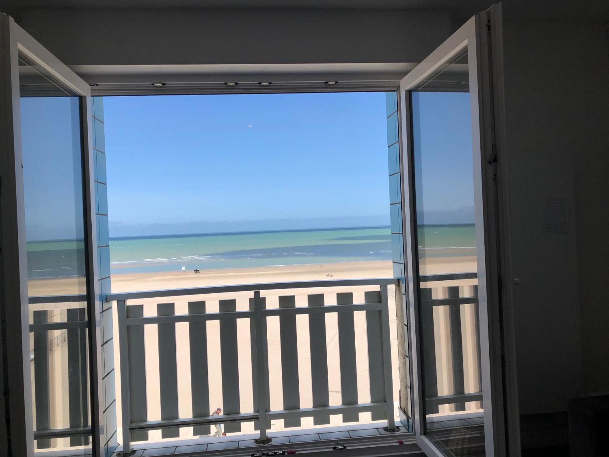 Appartement Sur La Plage De Malo Les Bains Vue Mer Dunkirk Esterno foto